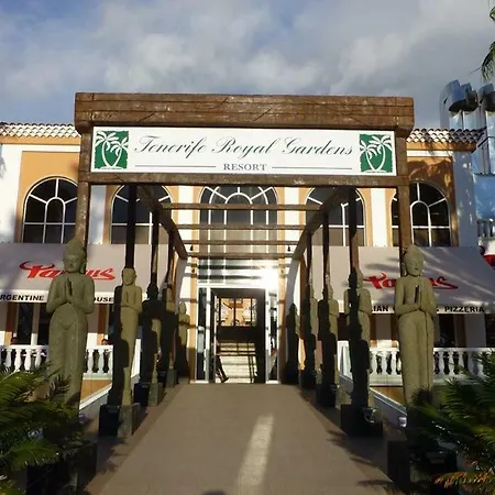 Holiday @royal Gardens Apartman