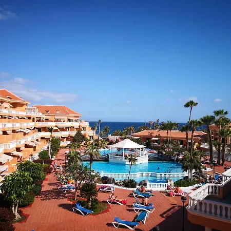 Holiday @royal Gardens Apartman Arona